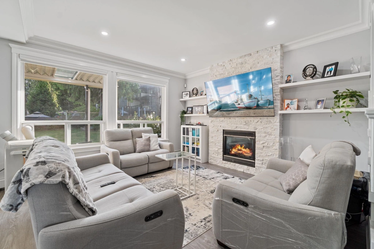 Dining Area Photo of 14788 74 Avenue, Surrey, BC