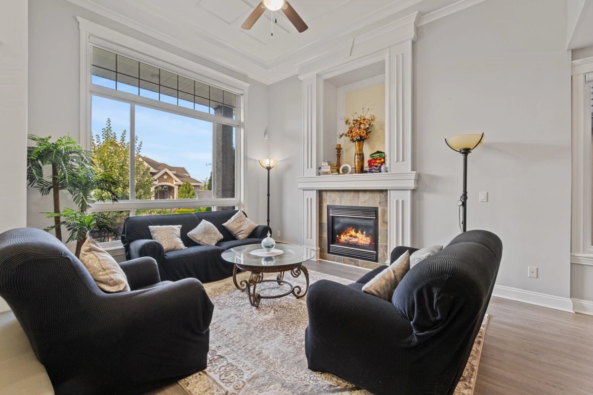 Family Room Photo of 14788 74 Avenue, Surrey, BC