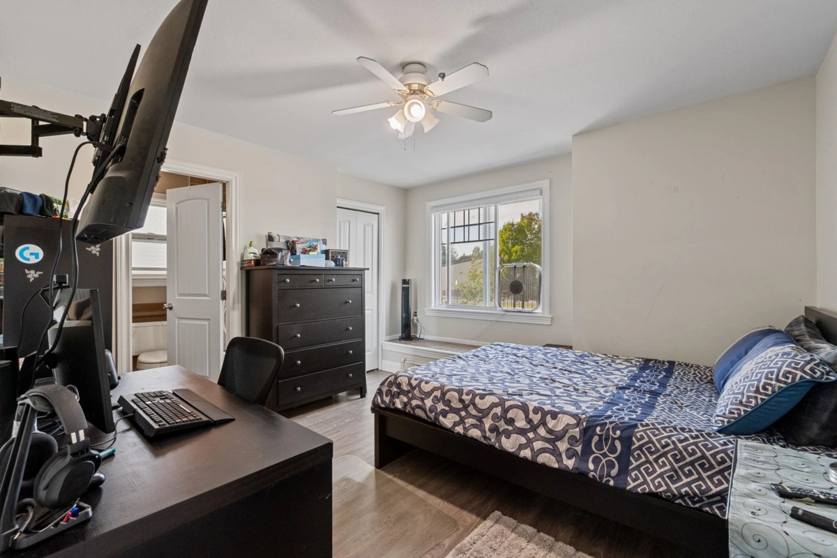Hallway Photo of 14788 74 Avenue, Surrey, BC