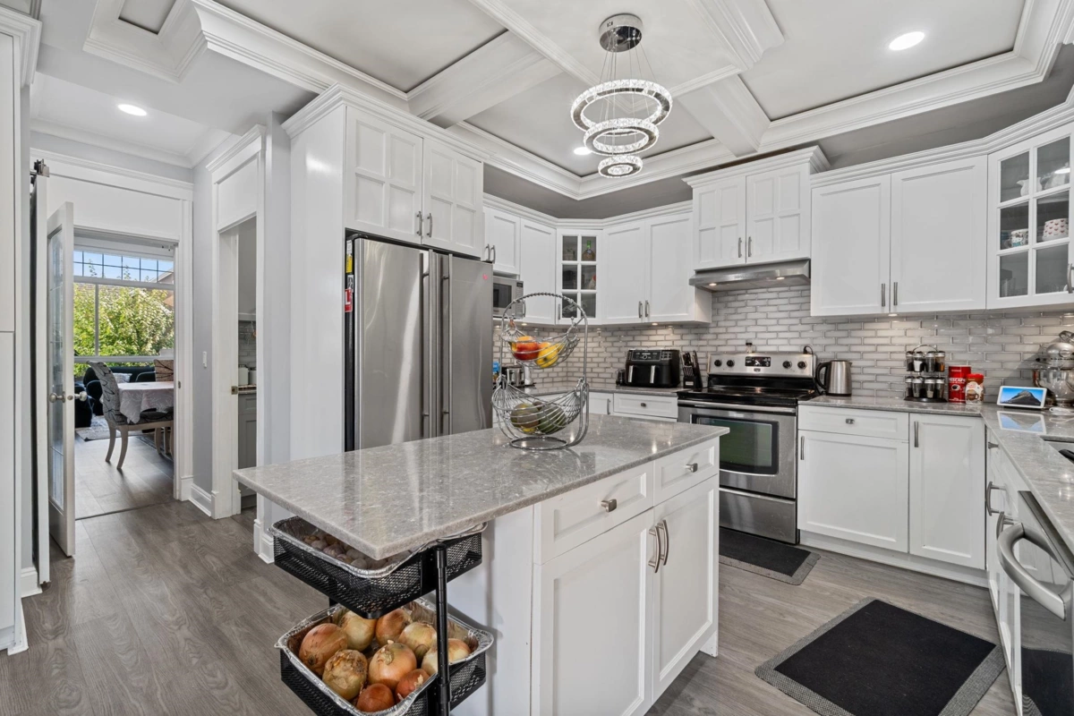 Kitchen Photo of 14788 74 Avenue, Surrey, BC