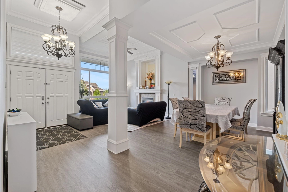 Living Room Photo of 14788 74 Avenue, Surrey, BC