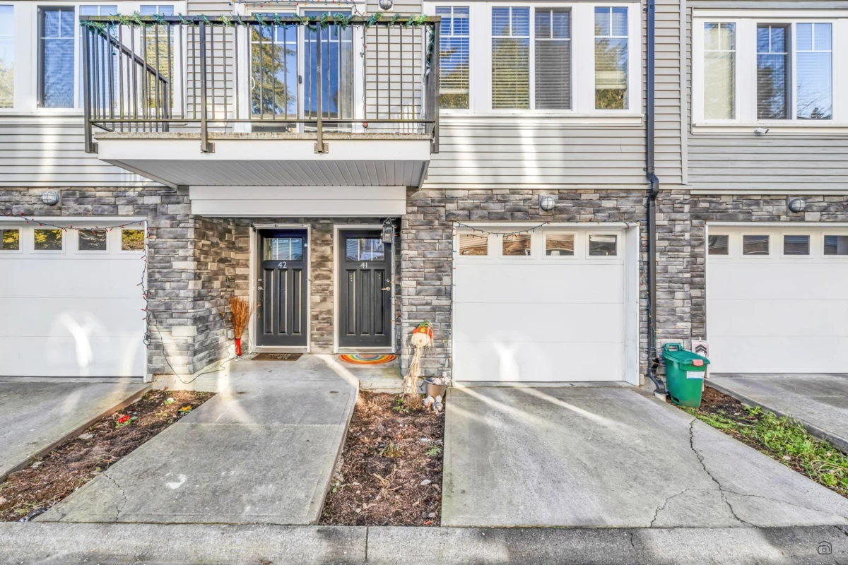 Dining Area Photo of 41 13864 Hyland Road, Surrey, BC