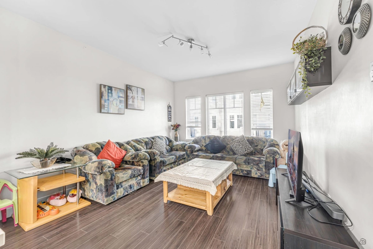 Kitchen Island Photo of 41 13864 Hyland Road, Surrey, BC