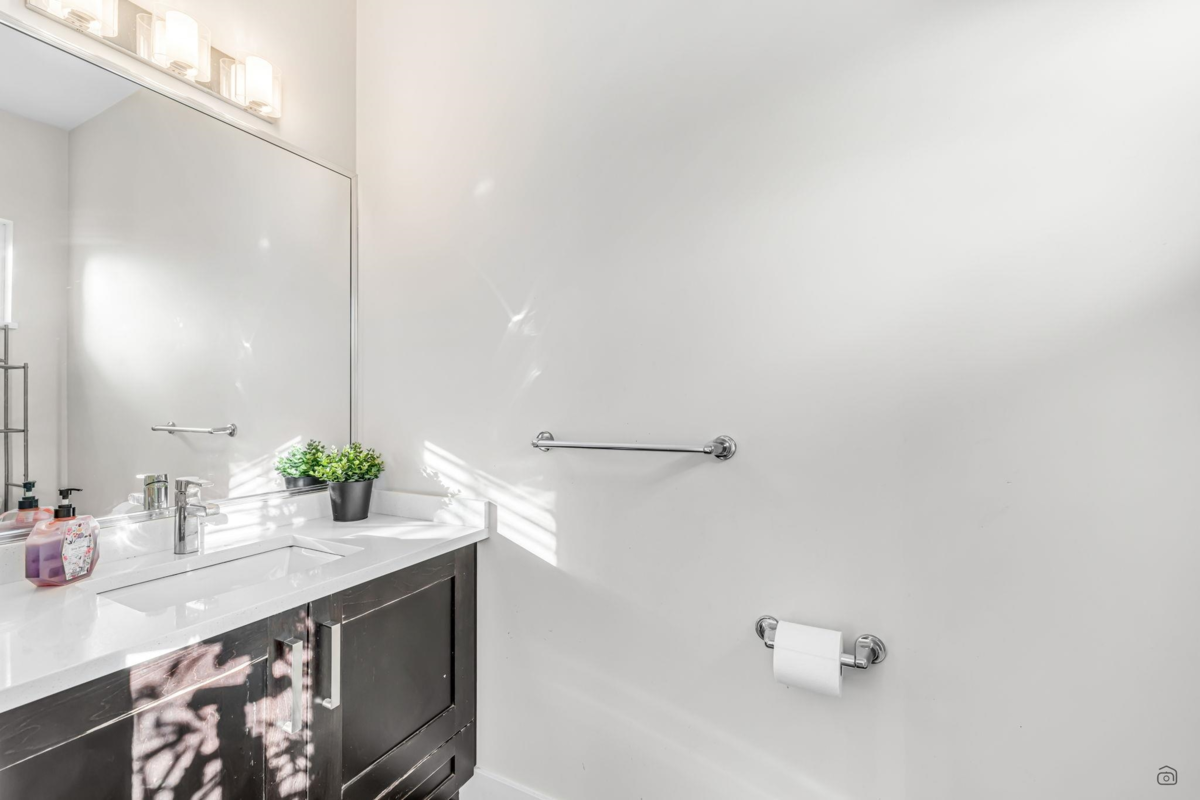 Walk-In Closet Photo of 41 13864 Hyland Road, Surrey, BC