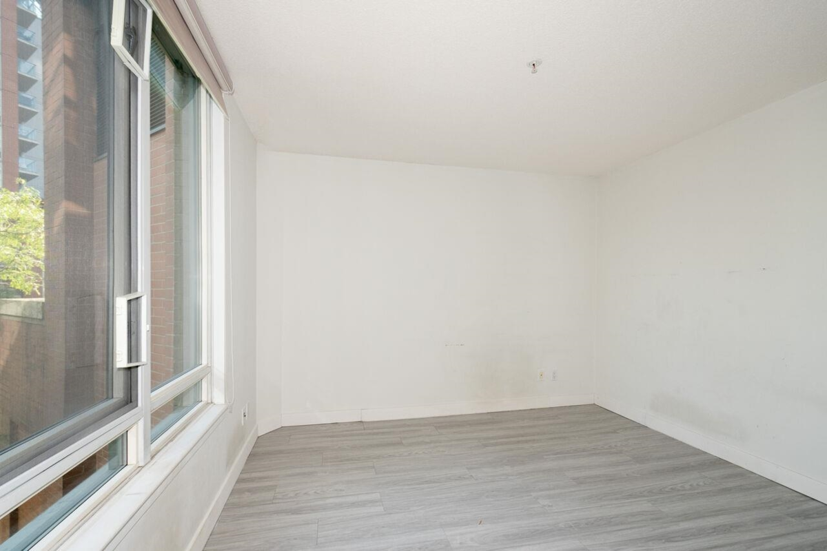 Entry Foyer Photo of 209 63 Keefer Place, Vancouver, BC