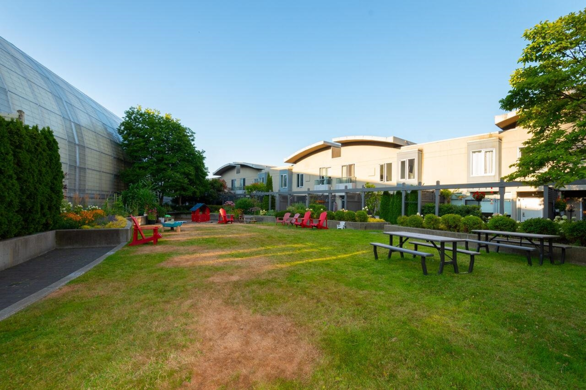 Garden / Landscaping Photo of 209 63 Keefer Place, Vancouver, BC