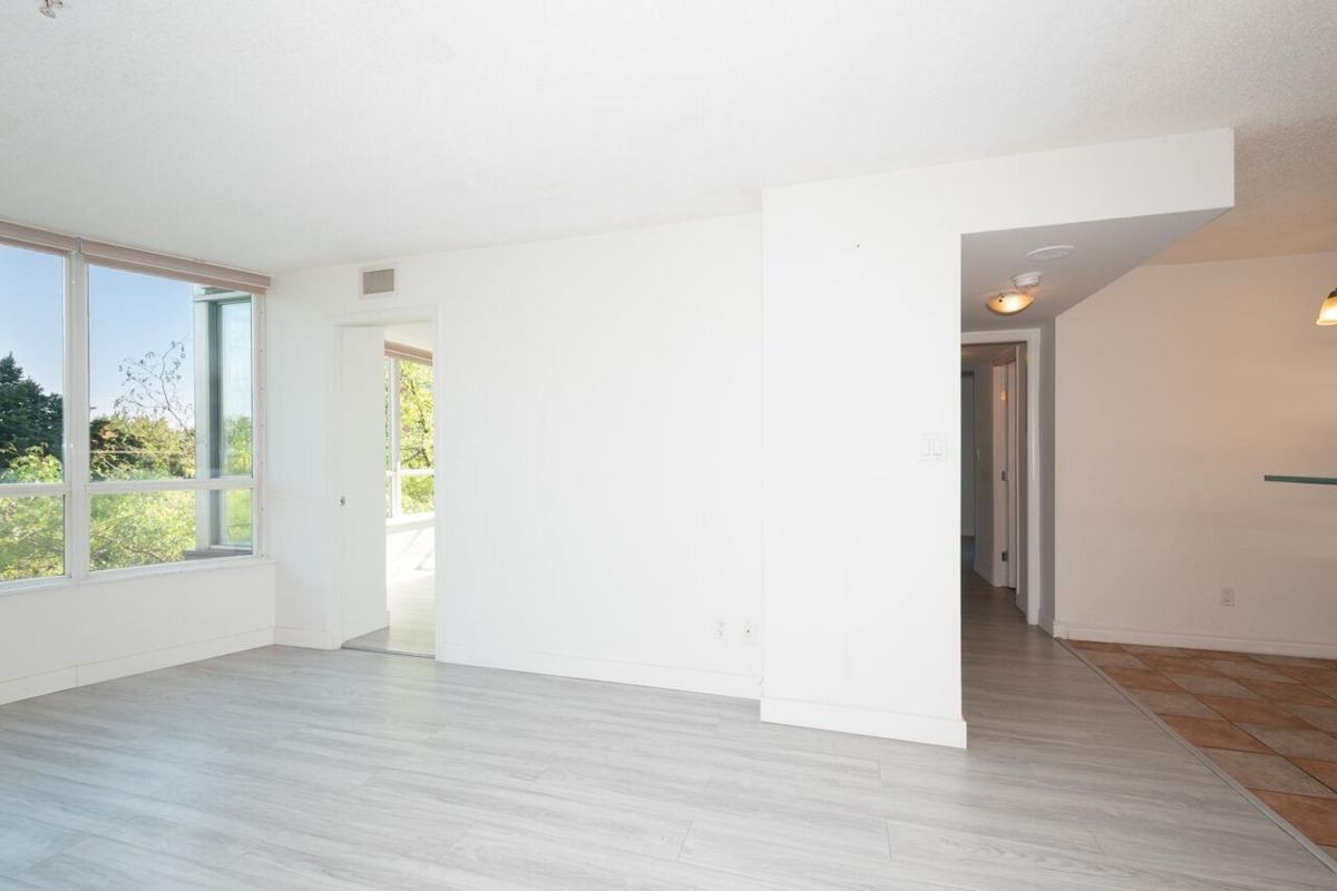 Kitchen Island Photo of 209 63 Keefer Place, Vancouver, BC
