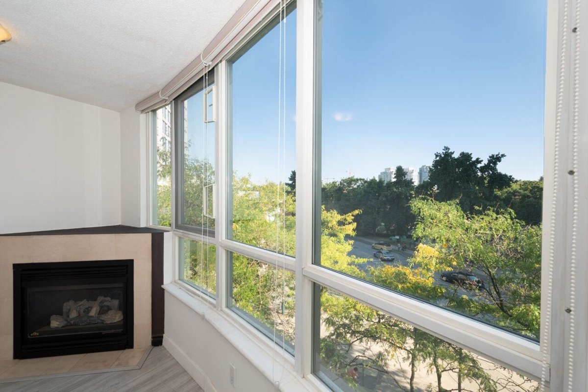 Kitchen Photo of 209 63 Keefer Place, Vancouver, BC