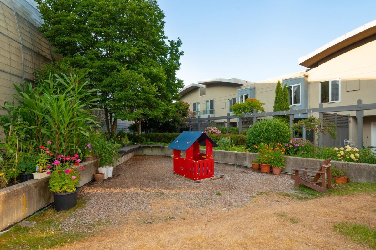 Swimming Pool Photo of 209 63 Keefer Place, Vancouver, BC