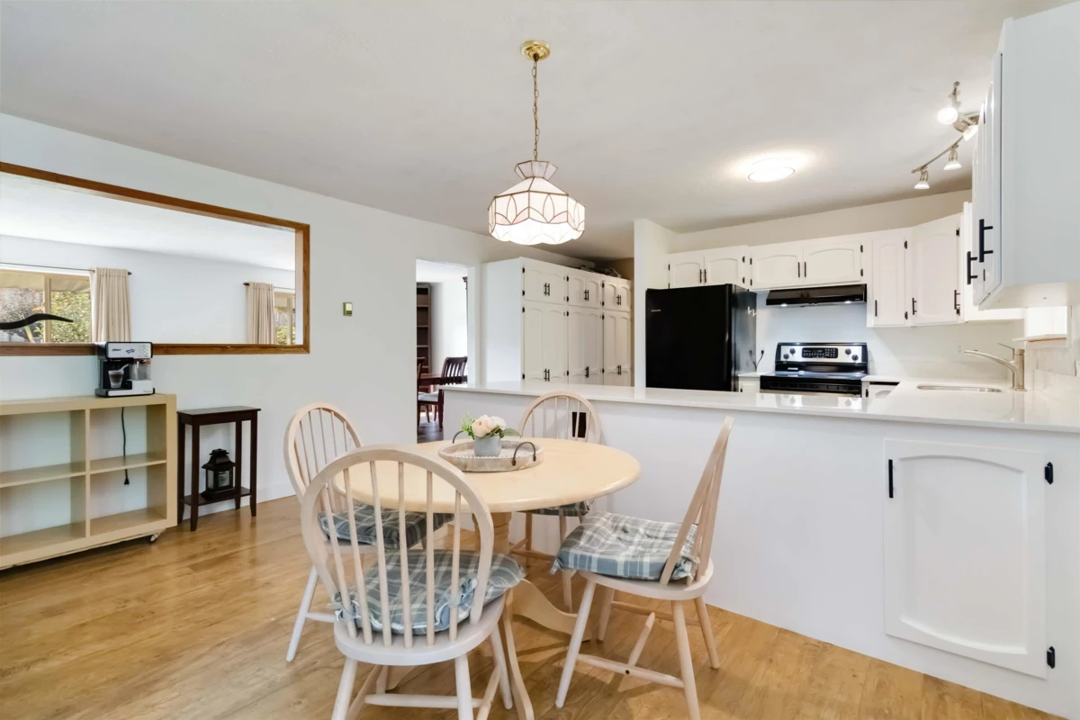 Laundry Room Photo of 9220 Coote Street, Chilliwack, BC