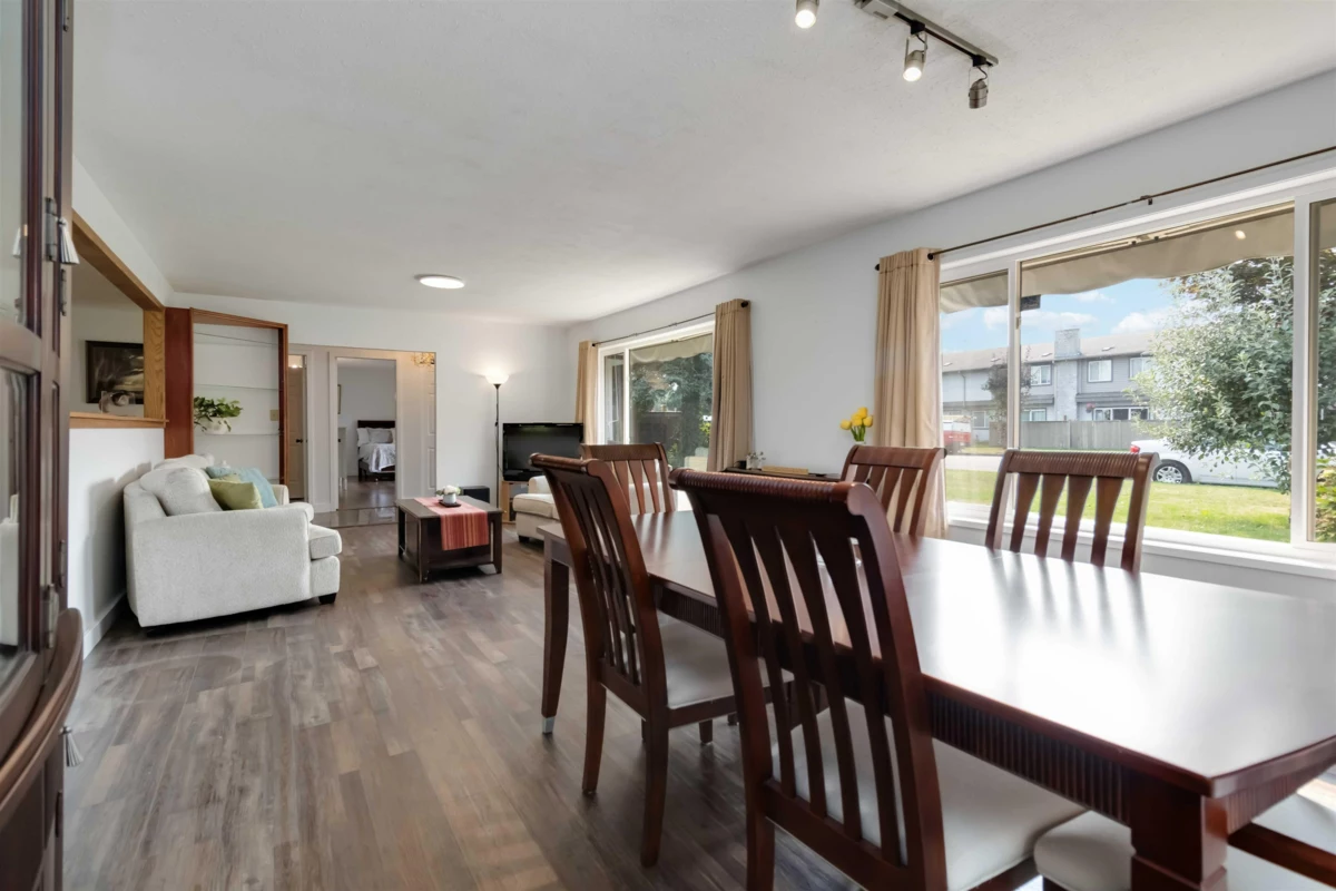 Primary Bathroom Photo of 9220 Coote Street, Chilliwack, BC