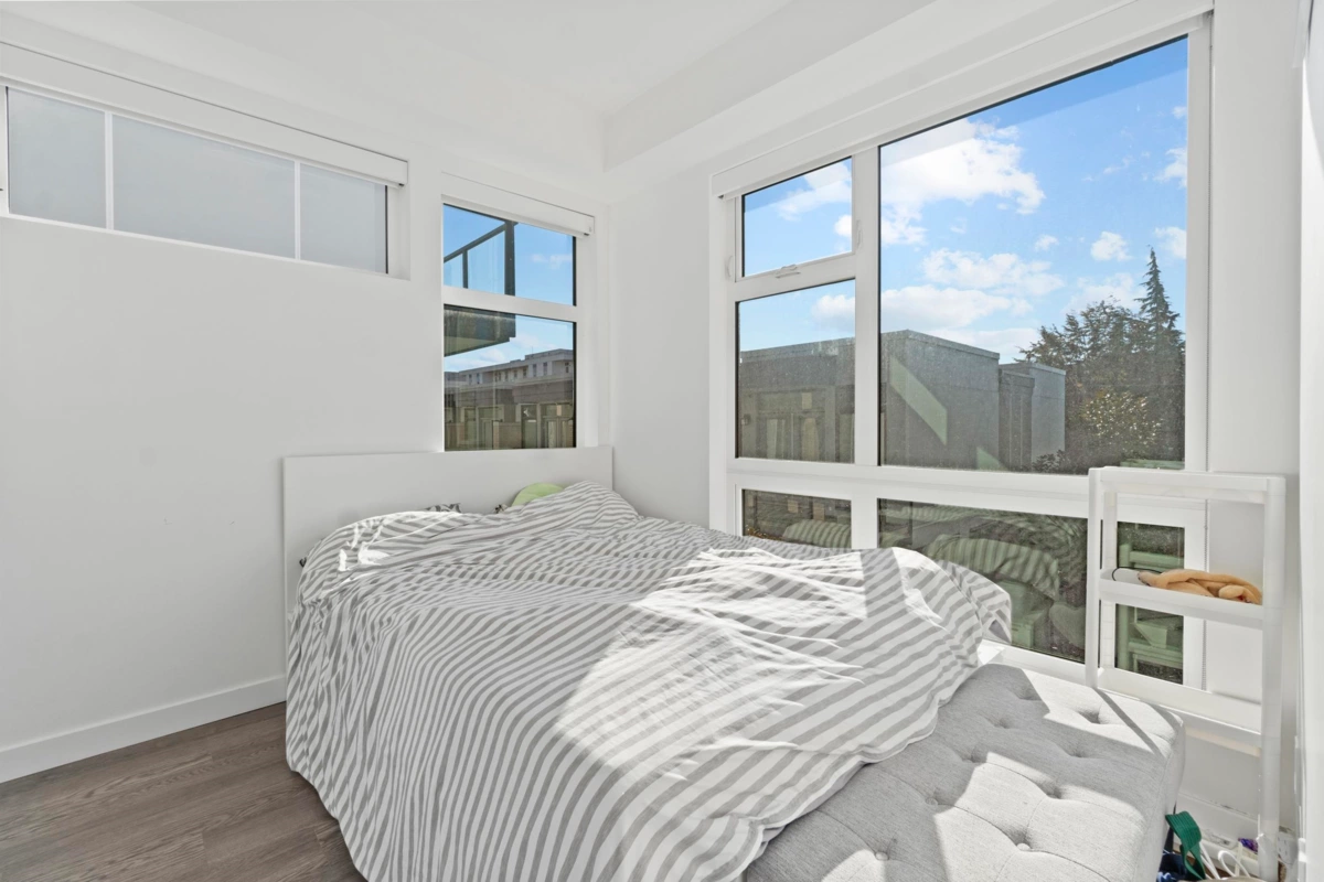 Kitchen Island Photo of 190 W 63rd Avenue, Vancouver, BC
