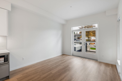 Entry Foyer Photo of 109 14257 103a Avenue, Surrey, BC