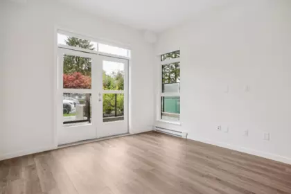 Guest Bathroom Photo of 109 14257 103a Avenue, Surrey, BC