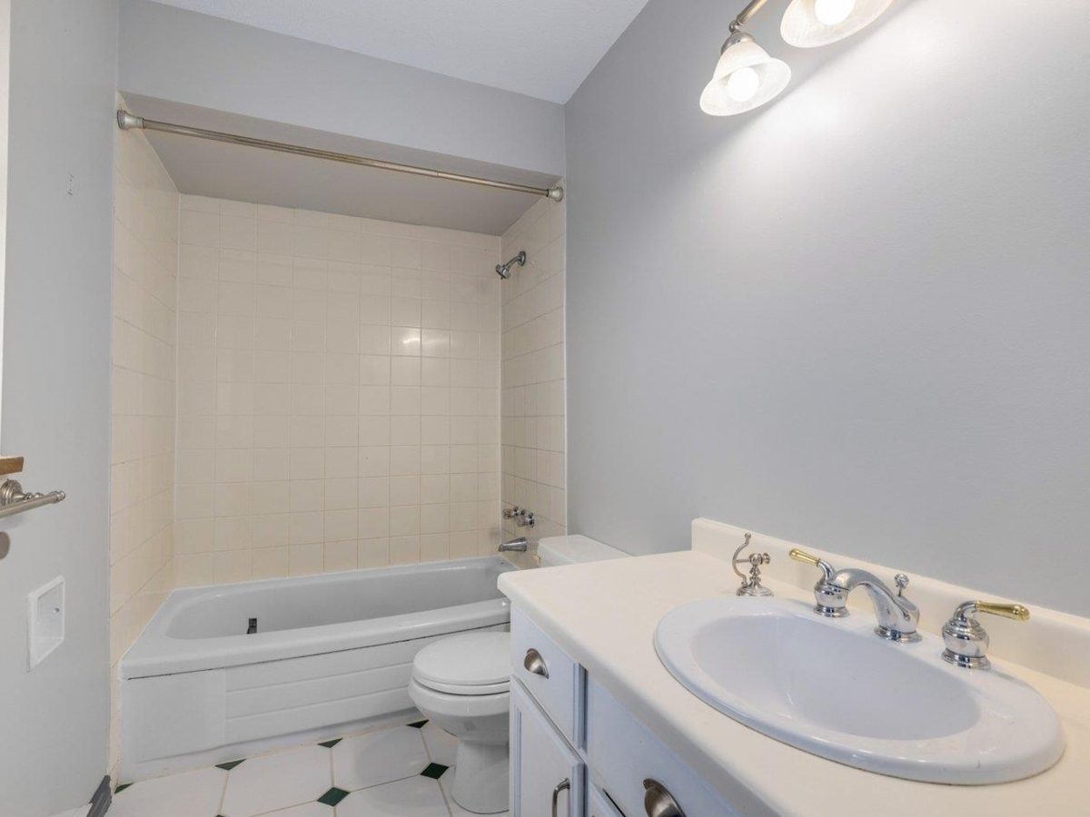 Backyard Photo of 18208 21a Avenue, Surrey, BC