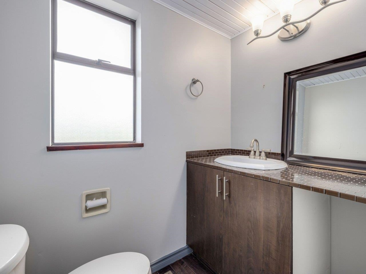 Garage Interior Photo of 18208 21a Avenue, Surrey, BC