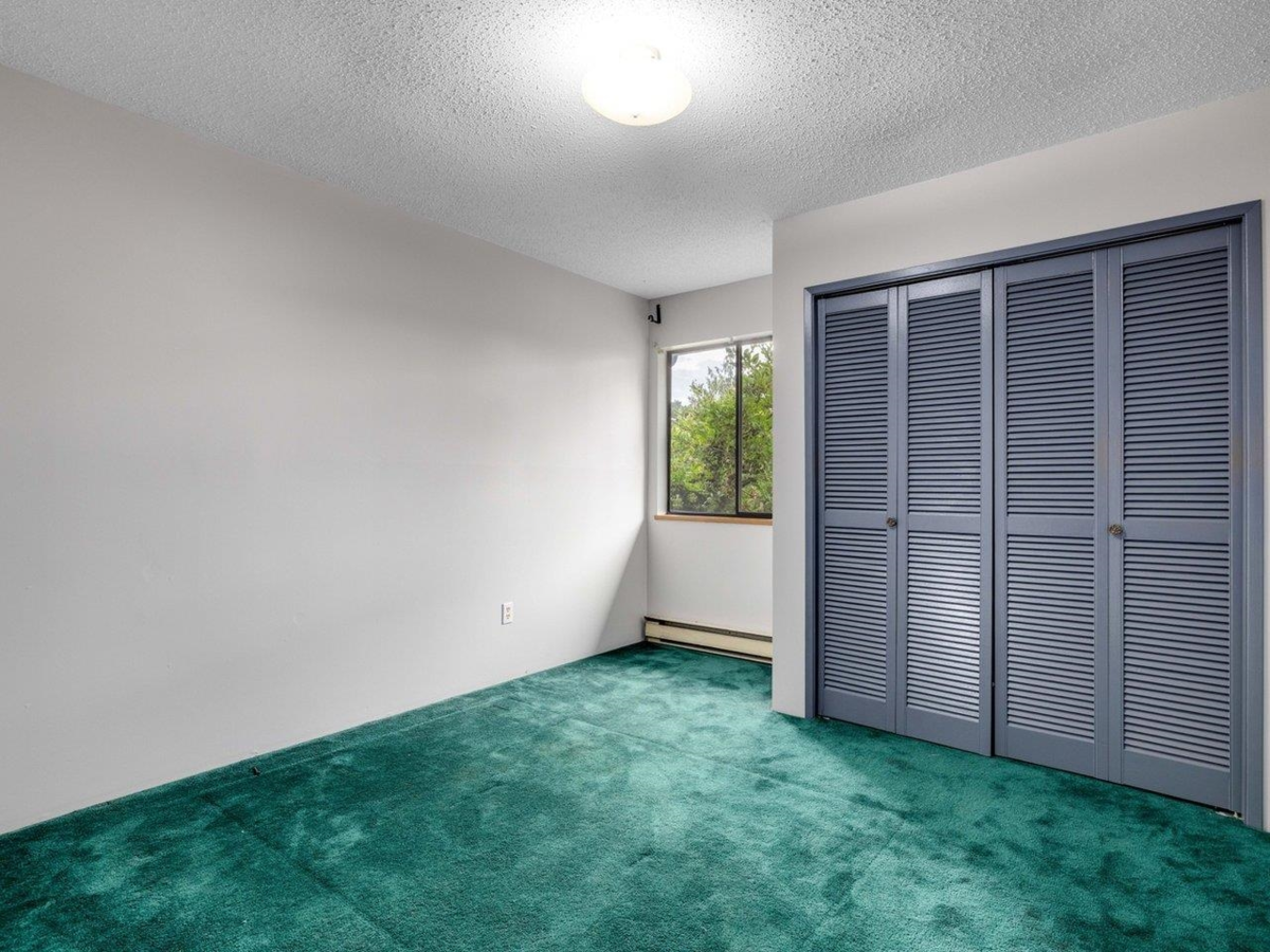 Hot Tub / Spa Photo of 18208 21a Avenue, Surrey, BC