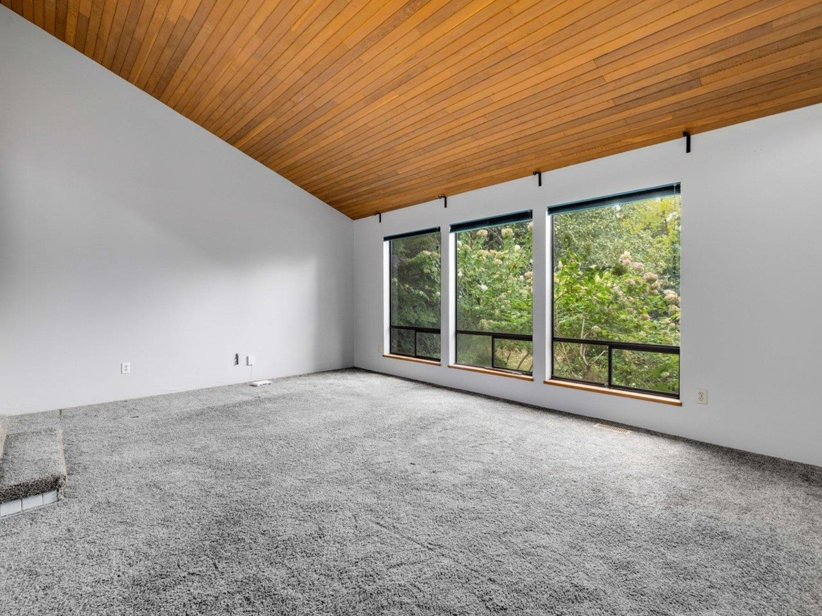 Primary Bedroom Photo of 18208 21a Avenue, Surrey, BC