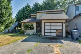 8212 132a Street, Surrey, BC