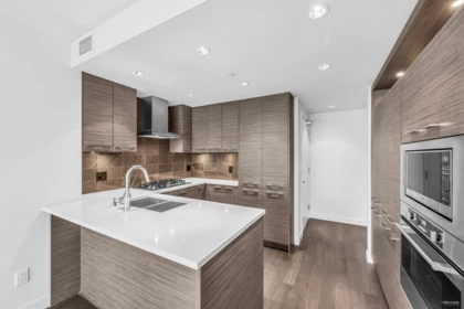 601 7488 Lansdowne Road, Richmond, BC, Richmond — Apartment/Condo for sale
