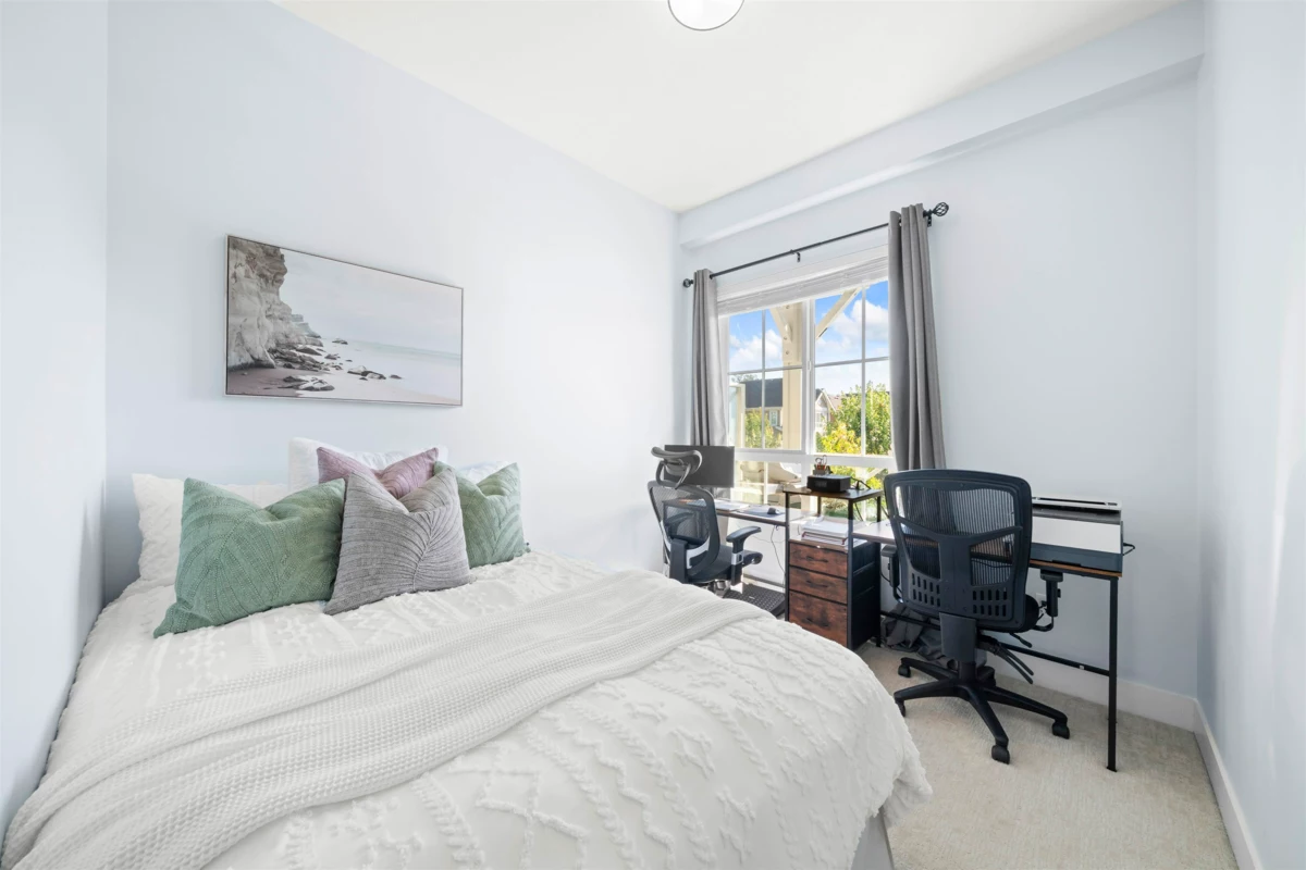 Loft / Bonus Room Photo of 227 5535 Admiral Way, Delta, BC