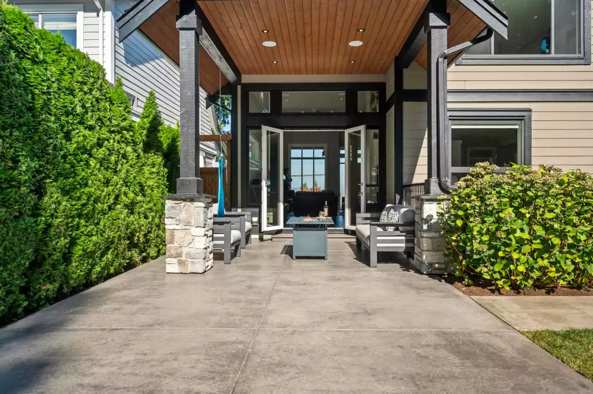 Living Room Photo of 20710 46a Avenue, Langley, BC