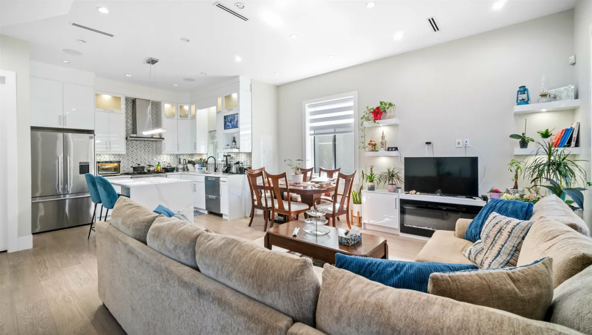 Dining Area Photo of 6414 Chester Street, Vancouver, BC
