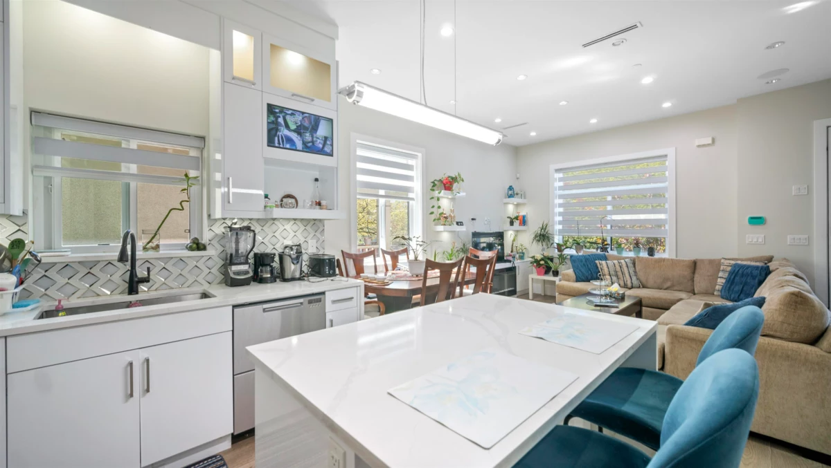 Walk-In Closet Photo of 6414 Chester Street, Vancouver, BC