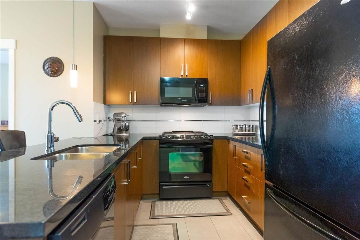 Dining Area Photo of 319 15988 26 Avenue, Surrey, BC