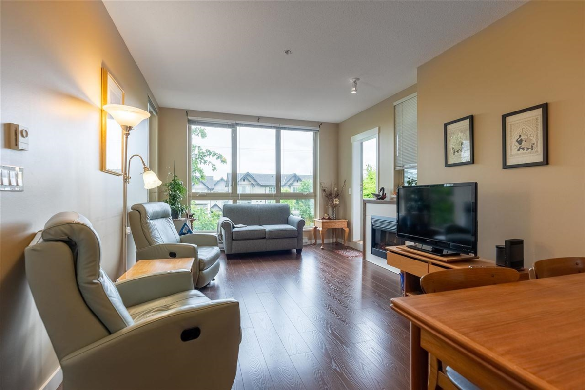 Kitchen Island Photo of 319 15988 26 Avenue, Surrey, BC