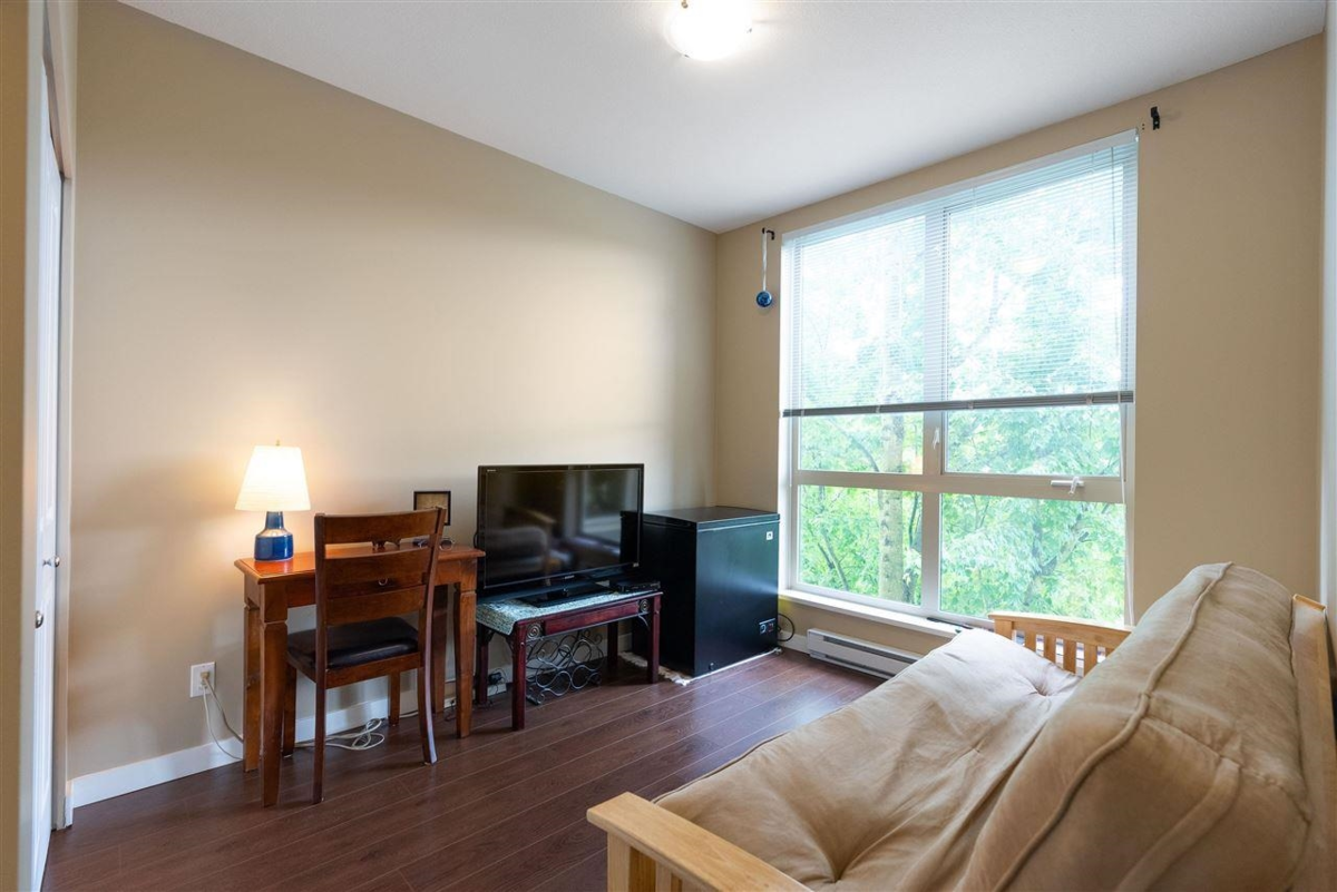 Walk-In Closet Photo of 319 15988 26 Avenue, Surrey, BC