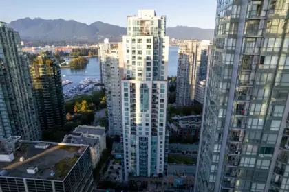 2904 1238 Melville Street, Vancouver, BC, Coal Harbour — 3 bed apartment/condo for sale