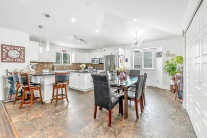 Kitchen Photo of 20558 122 Avenue, Maple Ridge, BC