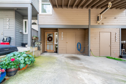 250 Balmoral Place, Port Moody, BC, Port Moody — Townhouse for sale