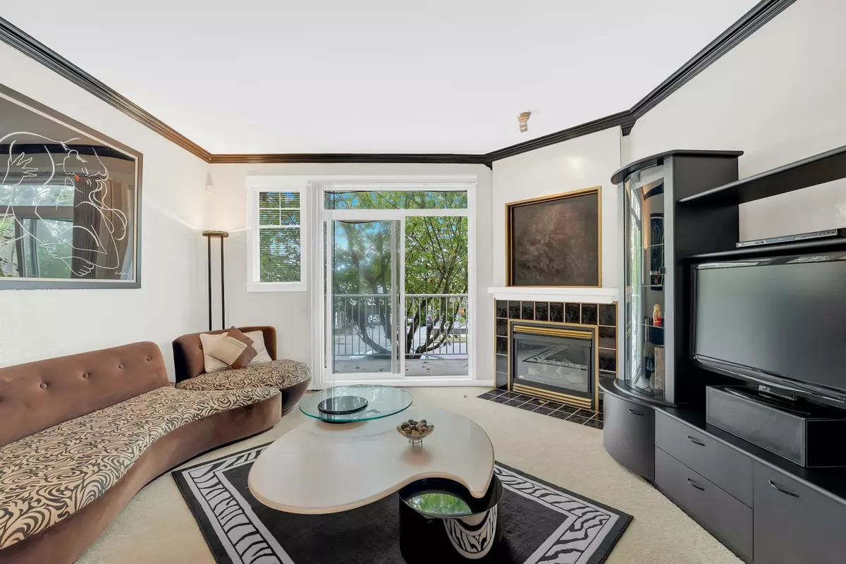 Living Room Photo of 10 6388 Alder Street, Richmond, BC