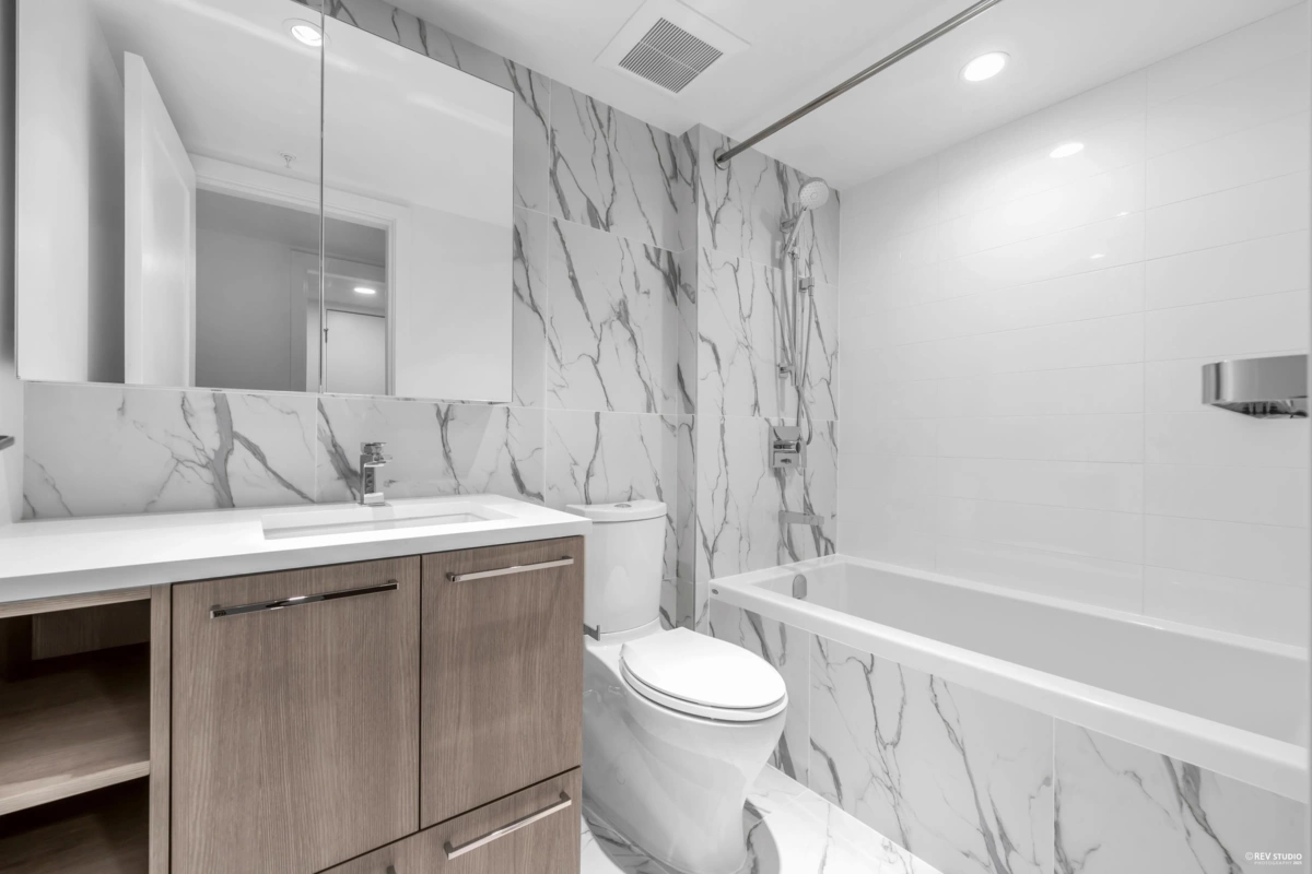 Hallway Photo of TH3 3280 Corvette Way, Richmond, BC