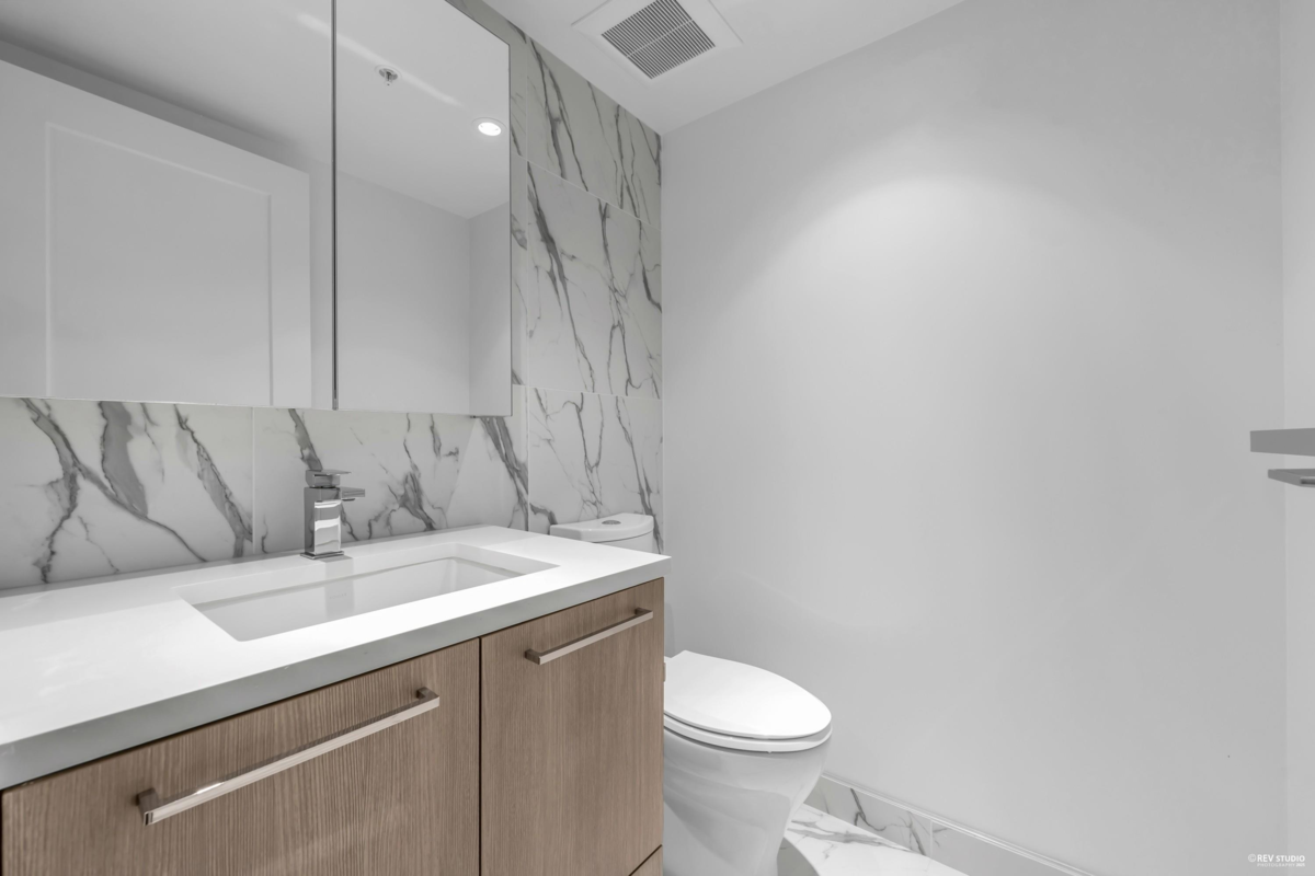 Kitchen Island Photo of TH3 3280 Corvette Way, Richmond, BC