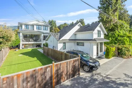 345 E 20th Street, North Vancouver, BC, North Vancouver — Single Family Residence for sale