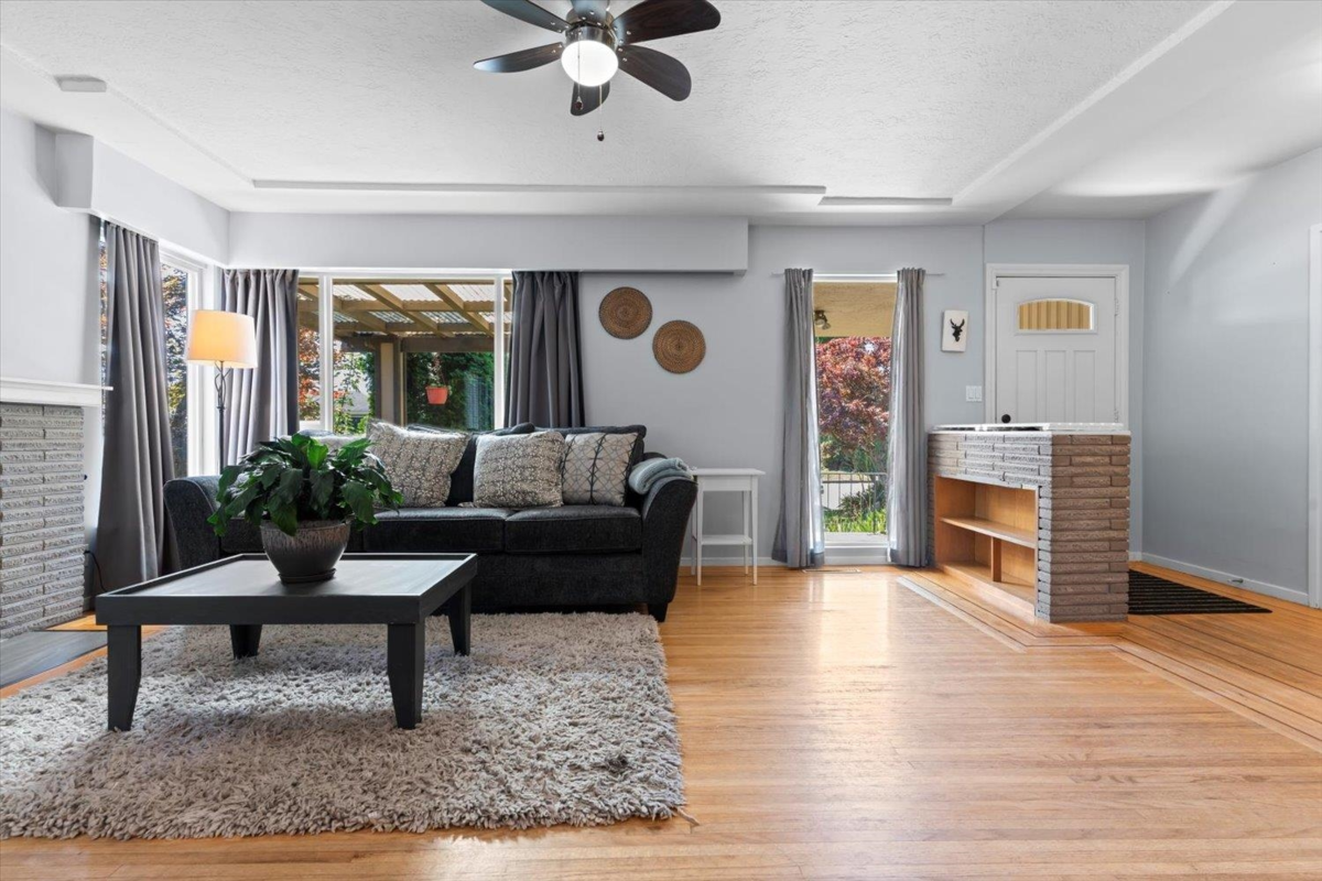 Breakfast Nook Photo of 46535 Clayton Avenue, Chilliwack, BC