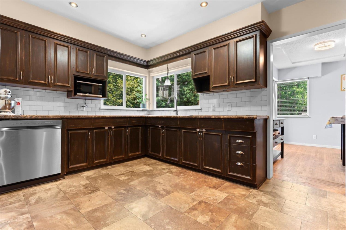 Family Room Photo of 46535 Clayton Avenue, Chilliwack, BC