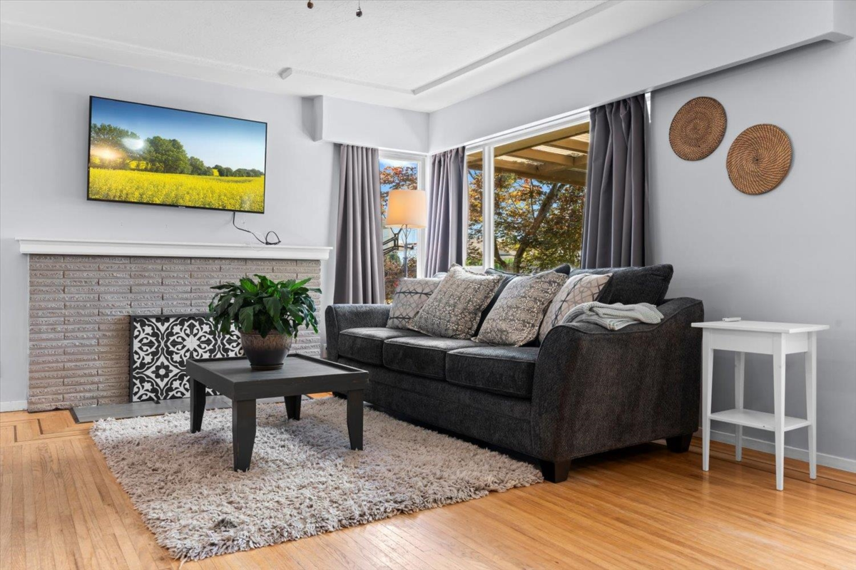 Living Room Photo of 46535 Clayton Avenue, Chilliwack, BC