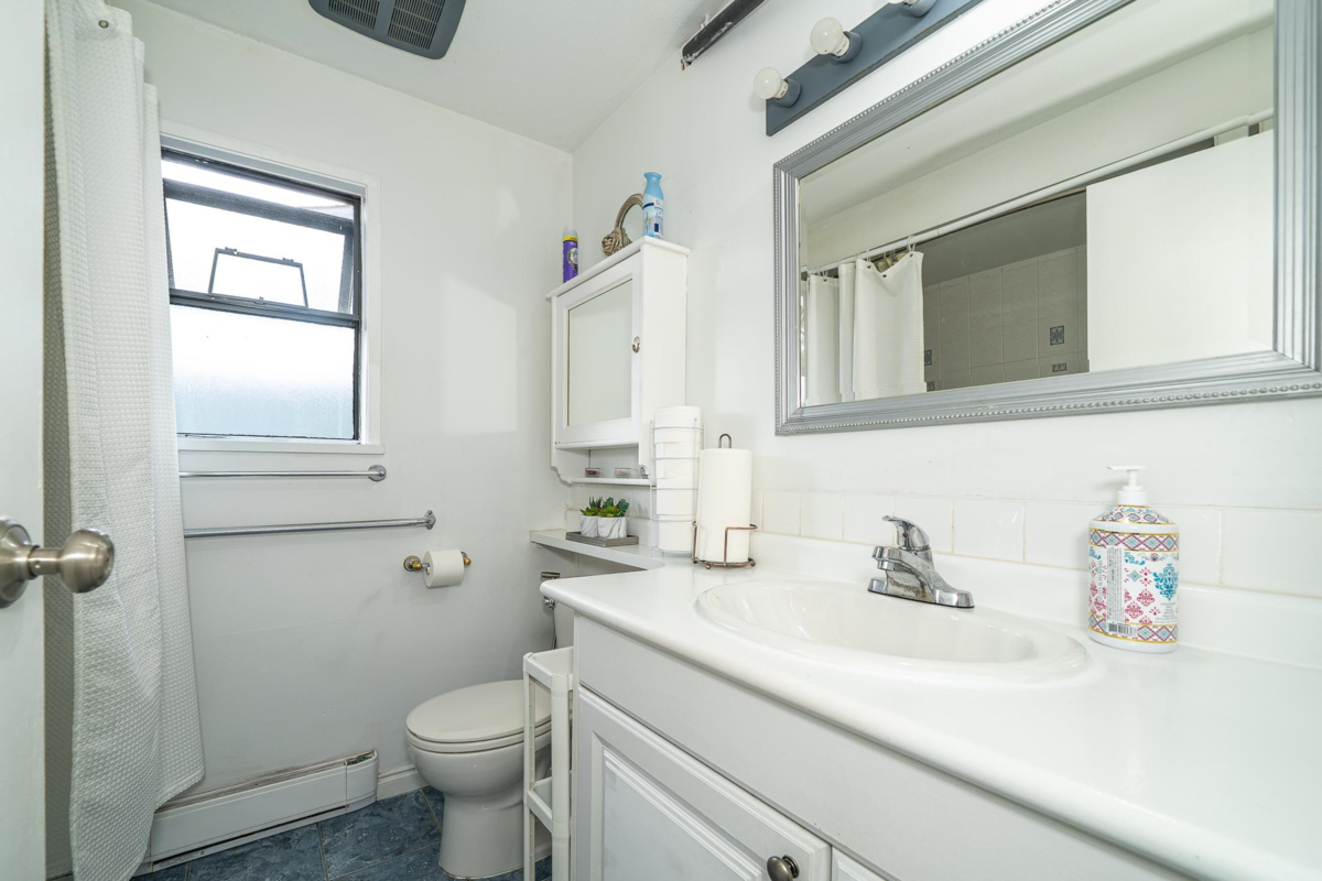 Outdoor Patio Photo of 4920 Claude Avenue, Burnaby, BC