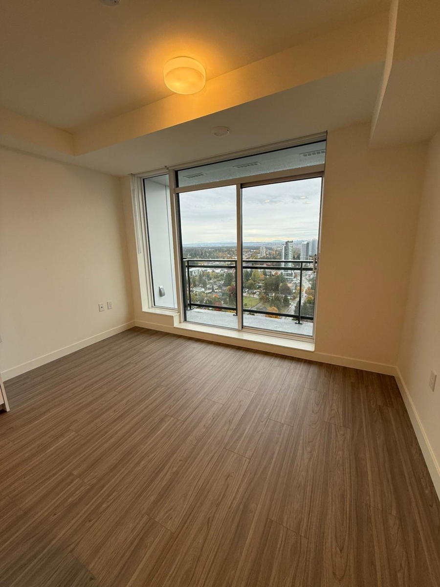 Living Room Photo of 3403 13675 107a Avenue, Surrey, BC