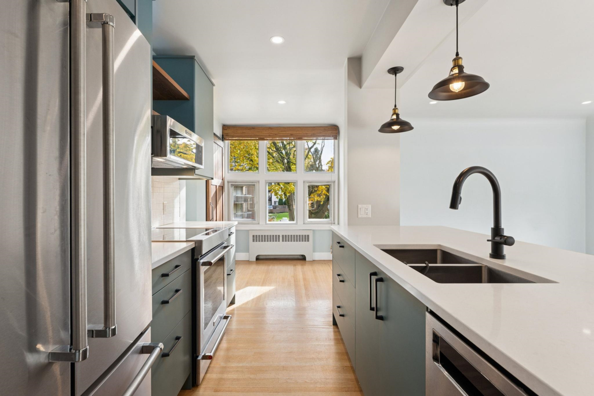 Primary Bathroom Photo of 103 2776 Pine Street, Vancouver, BC