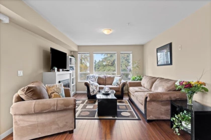 Guest Bathroom Photo of 304 14960 102a Avenue, Surrey, BC