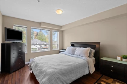 Mudroom Photo of 304 14960 102a Avenue, Surrey, BC