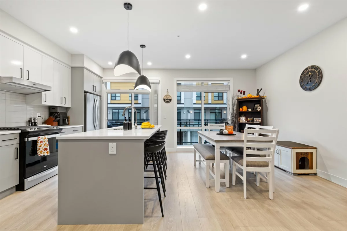 Bedroom 2 Photo of 211 46150 Thomas Road, Chilliwack, BC