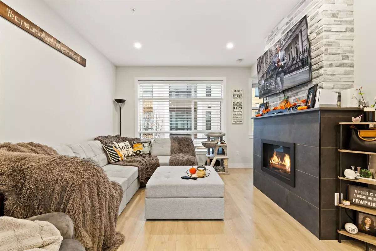 Breakfast Nook Photo of 211 46150 Thomas Road, Chilliwack, BC