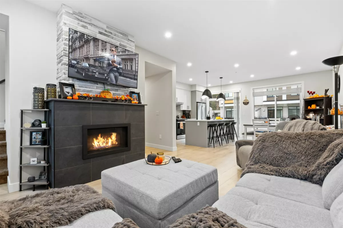 Exterior Rear Photo of 211 46150 Thomas Road, Chilliwack, BC