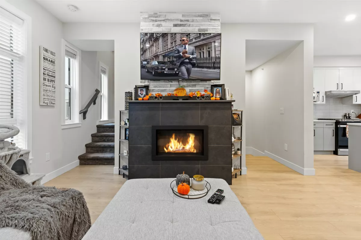 Family Room Photo of 211 46150 Thomas Road, Chilliwack, BC